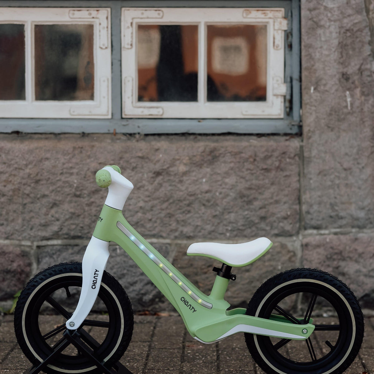 Chanty Go Grøn Løbecykel | Med Integreret Lys