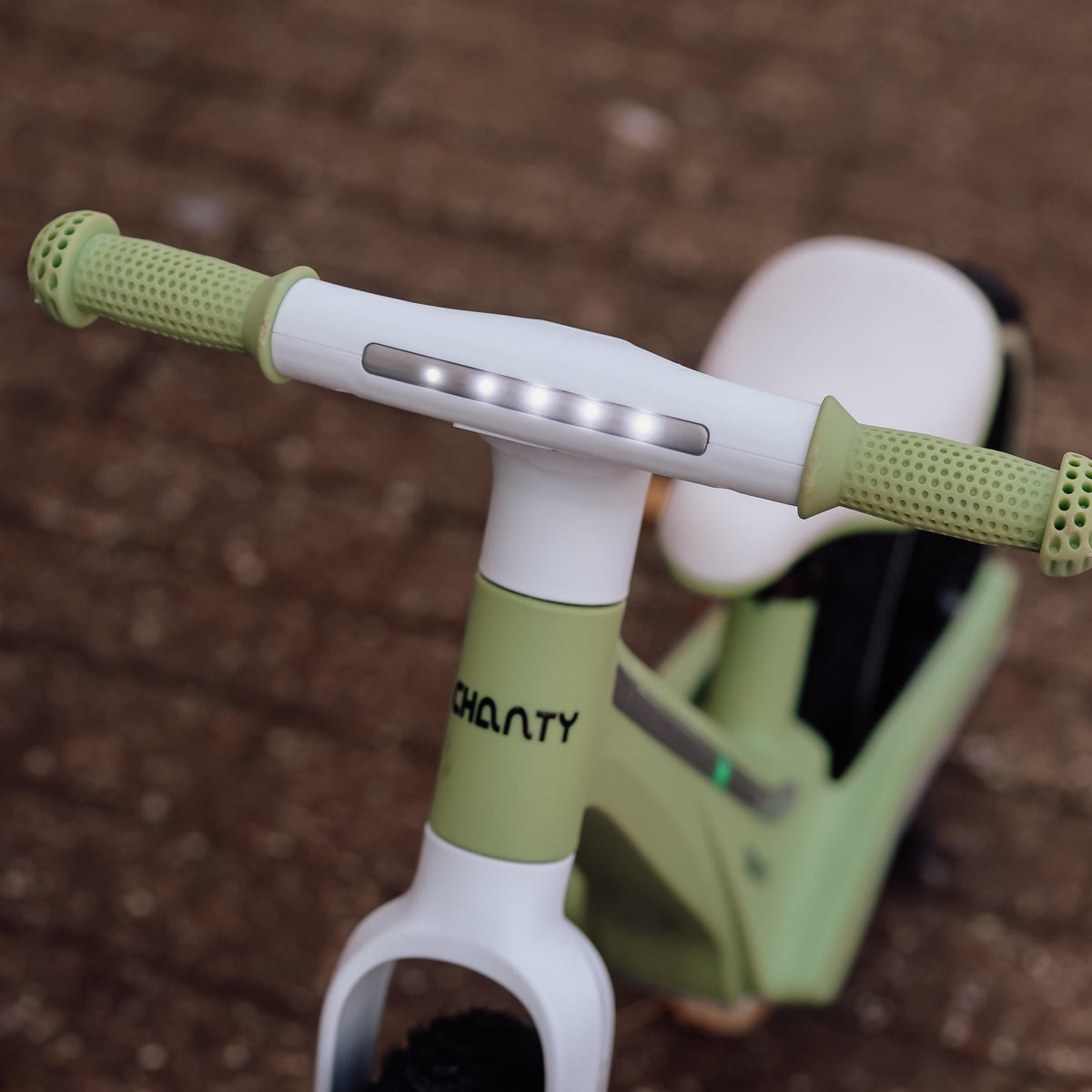 Chanty Go Grøn Løbecykel | Med Integreret Lys